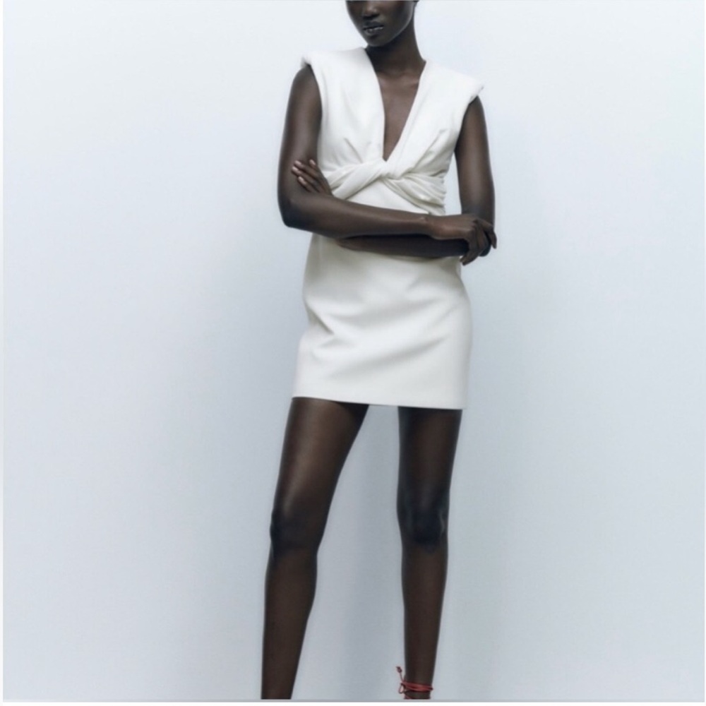 Zara Sleeveless  Mini dress NWT  Knotted  V neck  White shoulder pads